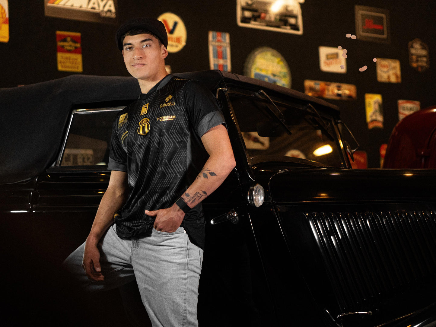 Men's Macara - Alternate - Black and Gold